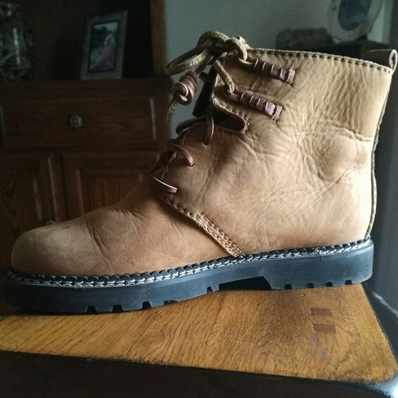 G.H. Bass & Co. Shoes - G.H. Bass Leather Booties 8.5M